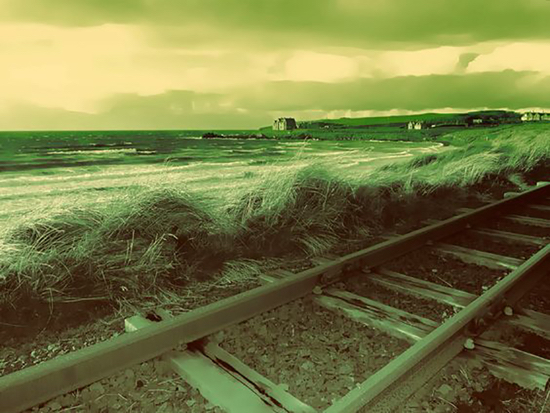 irish-railway-near-beach